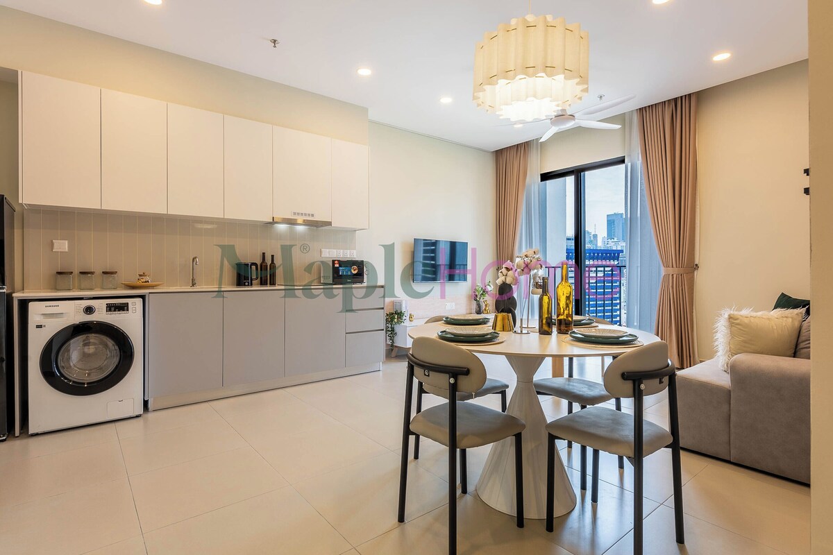 Deluxe Suite, 1 Bedroom, Balcony | Living area | Smart TV, Netflix, streaming services