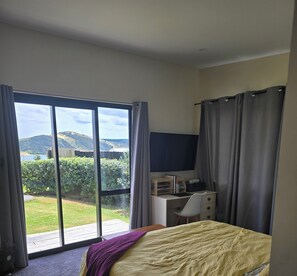 Room - Hokianga Harbour look out to the sand dunes (Opononi)