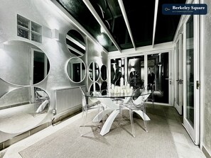 Dining - Designer 3BR Town House | Sleeps 7 |Rooftop Escape (London)