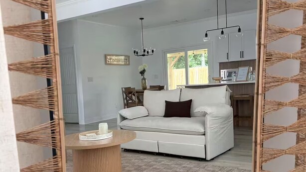 Living area - New & Spacious Home, perfect for work teams (Augusta)