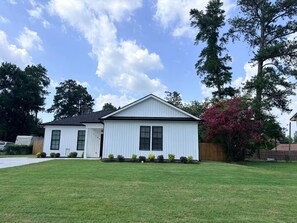 Unclassified image, 3 of 48, button - New & Spacious Home, perfect for work teams (Augusta)