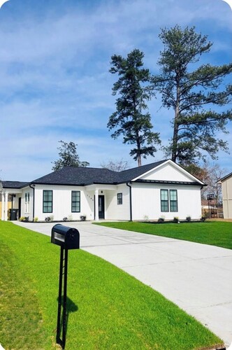 New & Spacious Home, perfect for work teams
