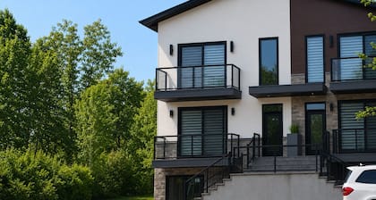 Modern Retreat 3BDR 2BR/The Southampton Estates