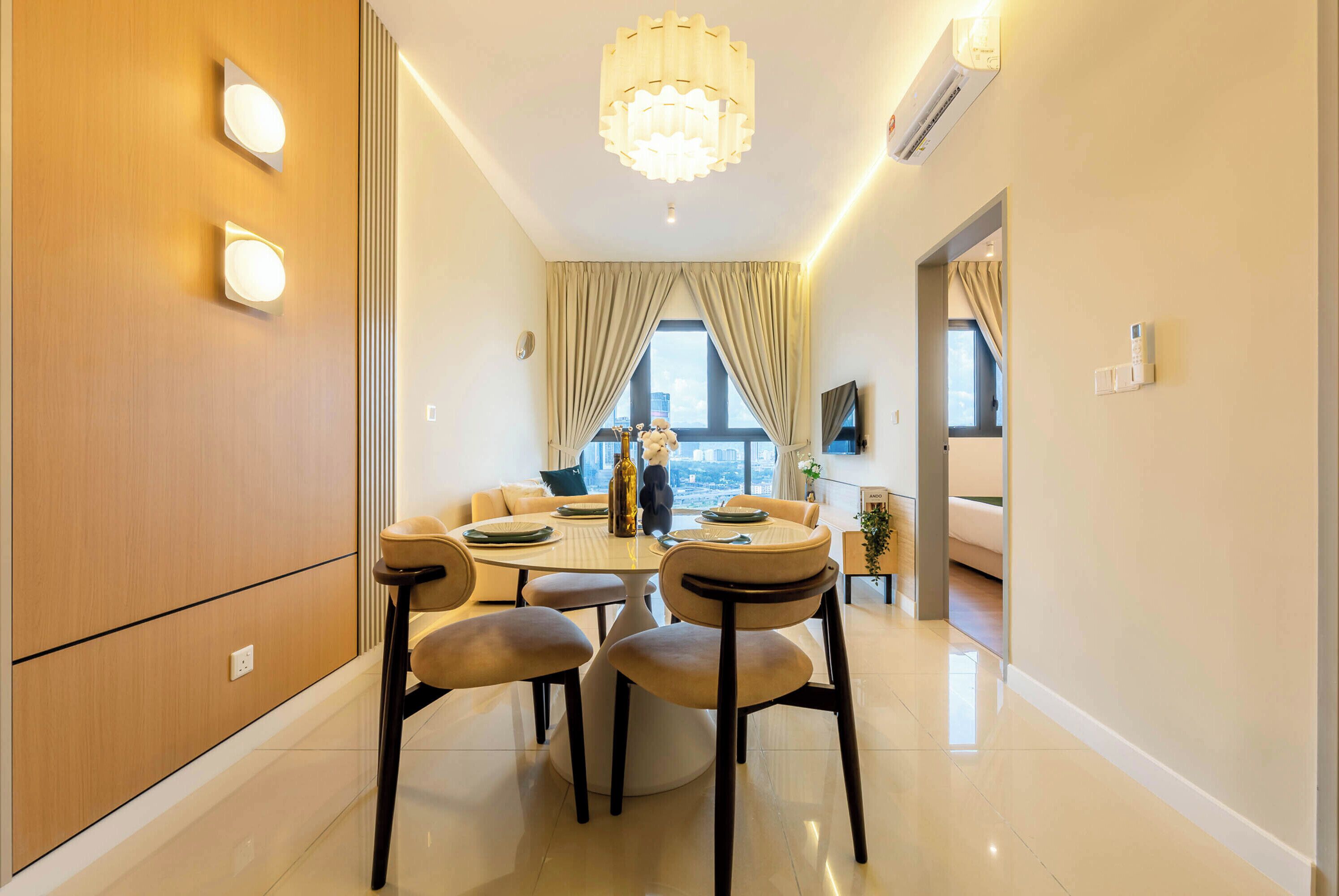 Suite Deluks, 1 kamar tidur, Bebas Asap Rokok | Makan di kamar