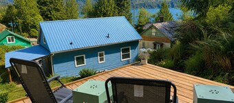 The Blue Heron Cottage - a lovely 3 bedroom hiking and fishing basecamp