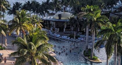 Your family's oceanfront paradise for Winter Break & New Year!