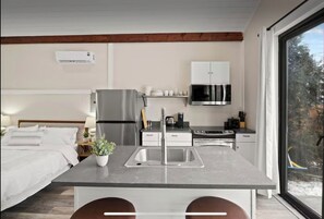 Private kitchen - Beautiful Tiny home Near The Lake (Canandaigua)