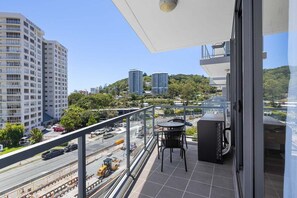 Unclassified image, 3 of 21, button - Solstice by the Sea at Swell (Gold Coast)