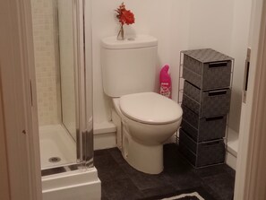 Bathroom - Prescott M4 Porthcawl beach (North Cornelly)