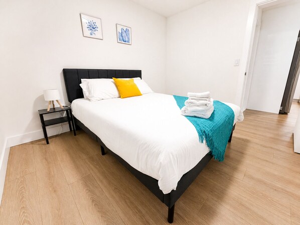 2 chambres, fer et planche à repasser, Wi-Fi gratuit, draps fournis