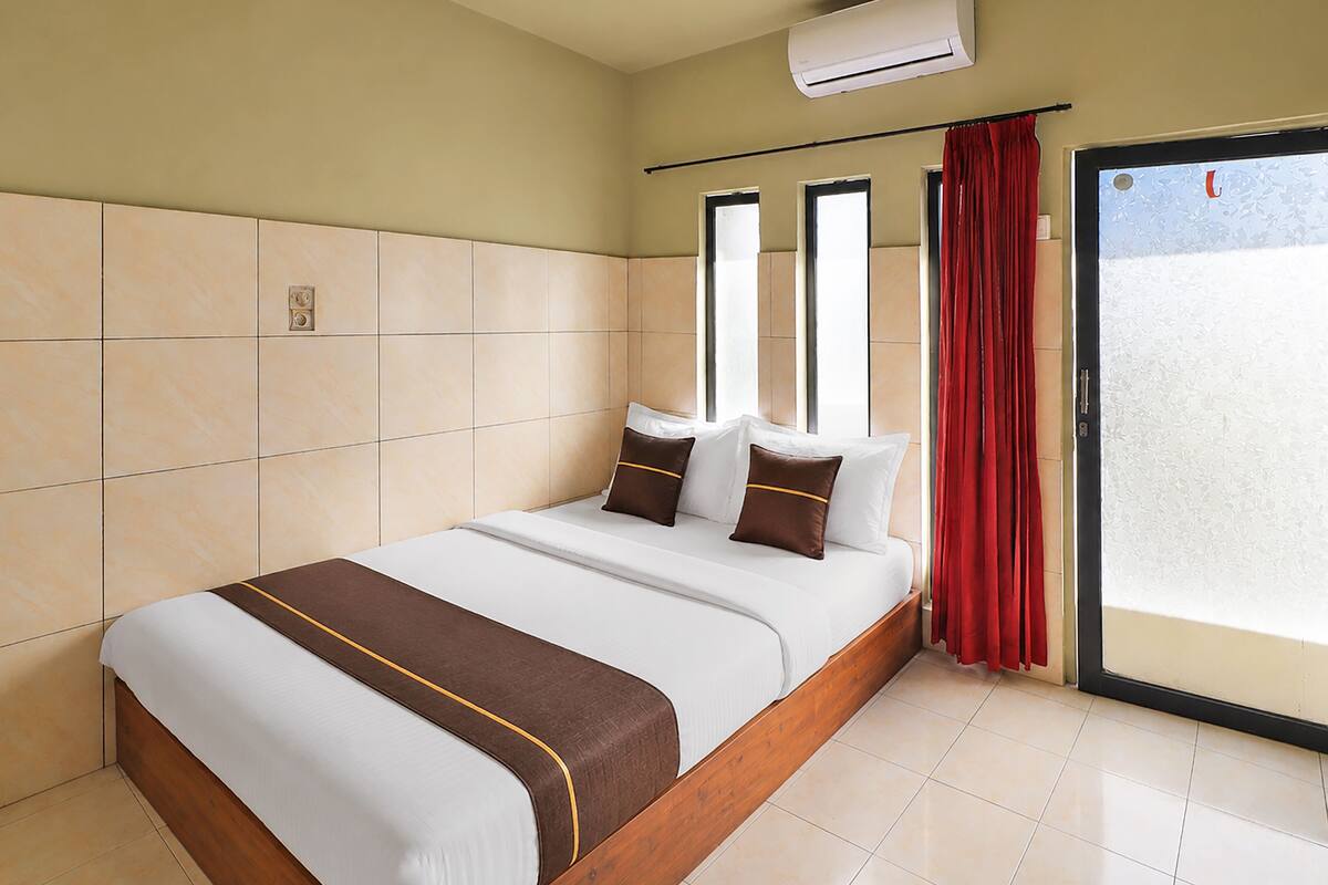 Kamar Double Deluks | Setrika/meja setrika dan seprai linen