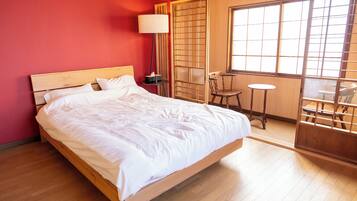 Basic House, 4 Bedrooms, City View | WiFi (free)