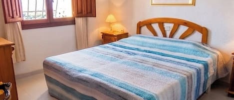 4 bedrooms, WiFi, bed sheets