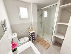 Bathroom - Casa Calypso: Two bedroom Beach Apt with pool (Mijas)