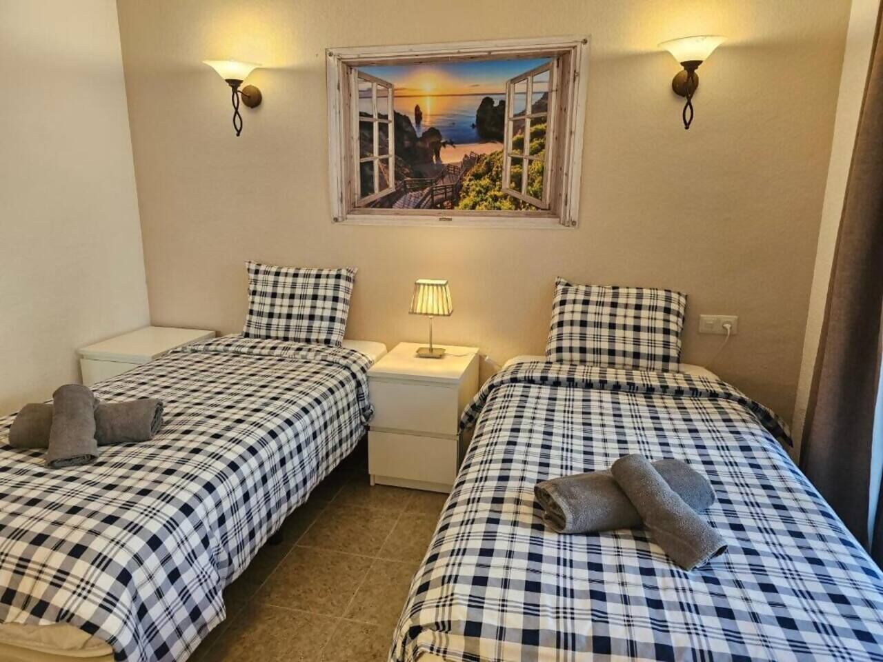 2 bedrooms, iron/ironing board, travel cot, free WiFi