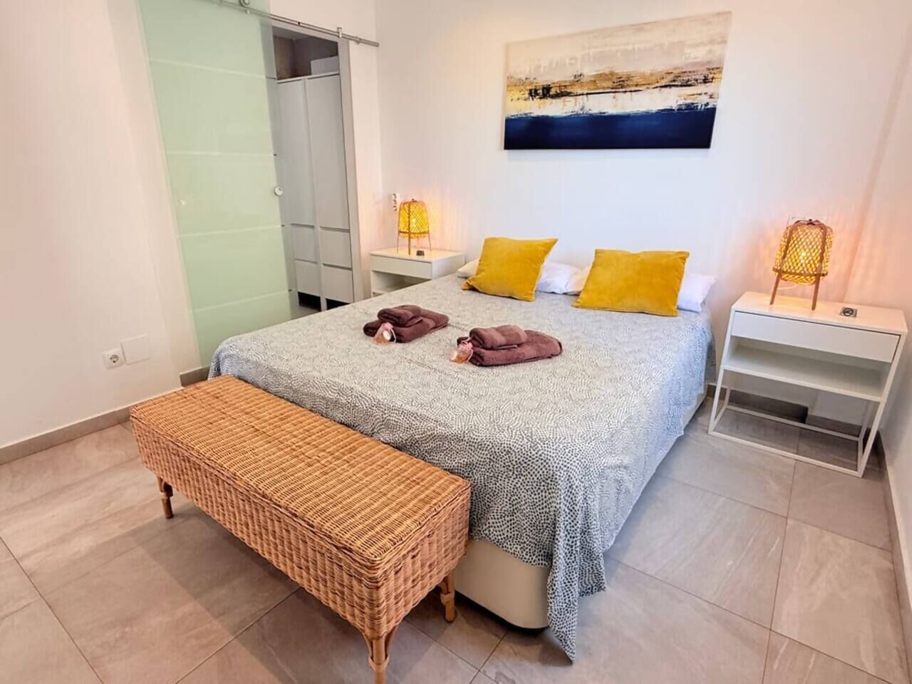 2 bedrooms, iron/ironing board, travel cot, free WiFi
