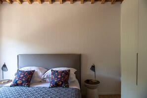 8 Schlafzimmer, Bügeleisen/Bügelbrett, WLAN, Bettwäsche