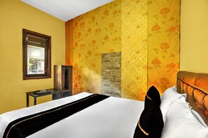 Room - OYO 95043 Guest House Adel's (Malang)