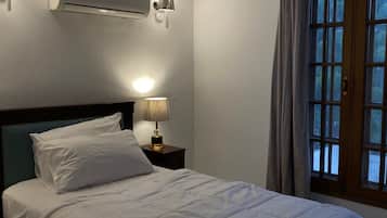 1 habitación, tabla de planchar con plancha, wifi y ropa de cama
