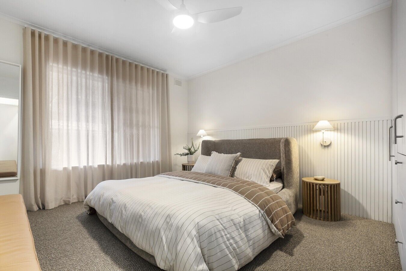 2 bedrooms, desk, iron/ironing board, WiFi