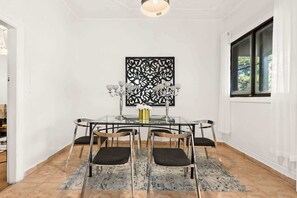 Dining - Spacious 4-Bed Character House in Vibrant Stanmore (Stanmore)