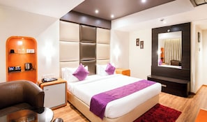 Hypo-allergenic bedding available, desk, soundproofing, WiFi (free) - Hotel Bollywood Effective In Bhubaneswar (Bhubaneshwar)