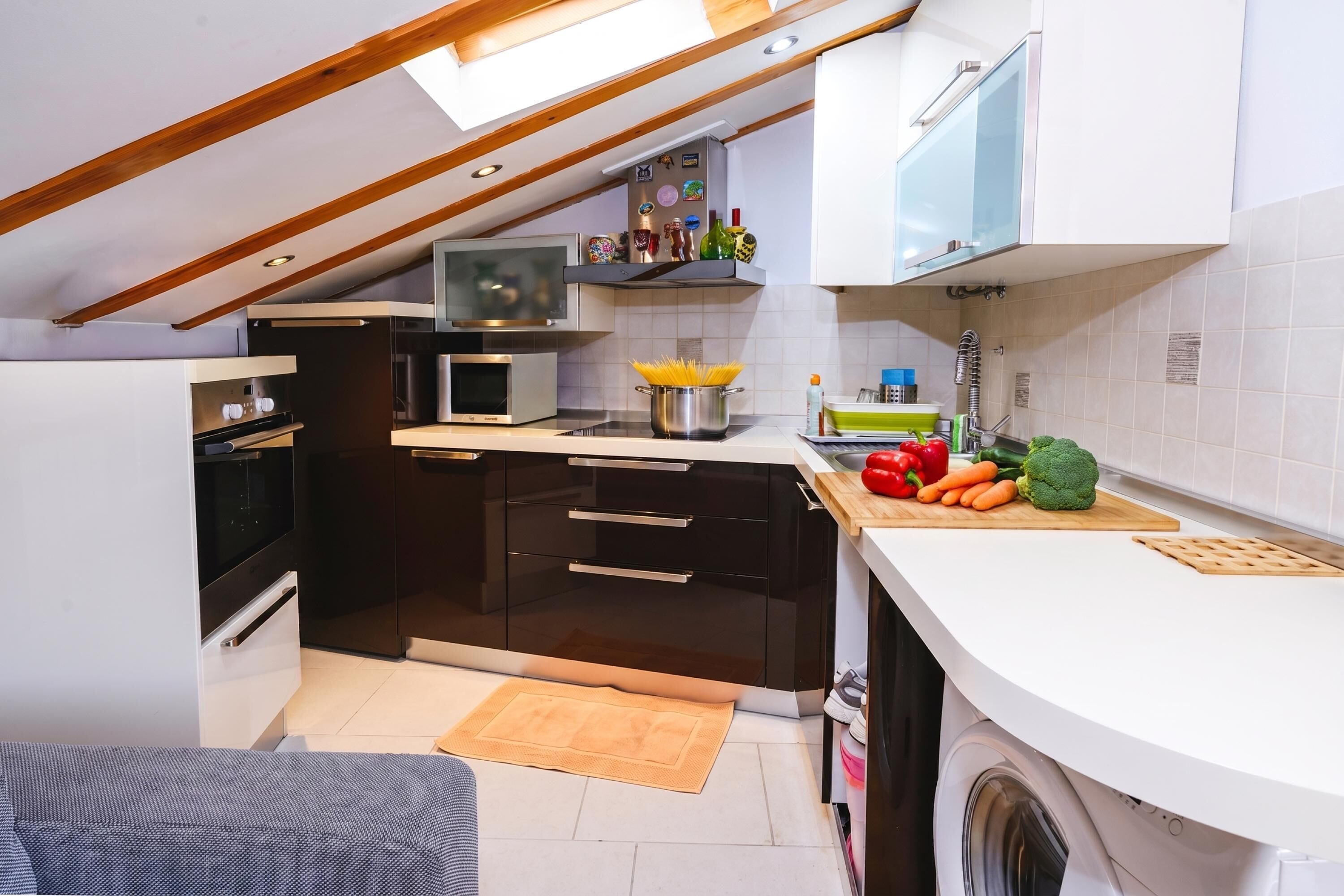 Honeymoon Townhome, 2 Bedrooms, Microwave (Casa Terrazza In Historic Koper) | Private kitchen