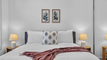 3 bedrooms, desk, iron/ironing board, WiFi