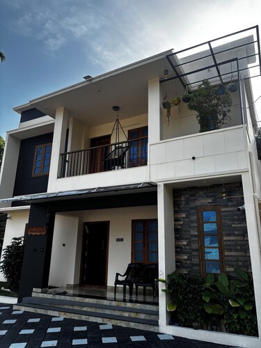 Tranquil 2-bedroom house with AC in delightful Varkala