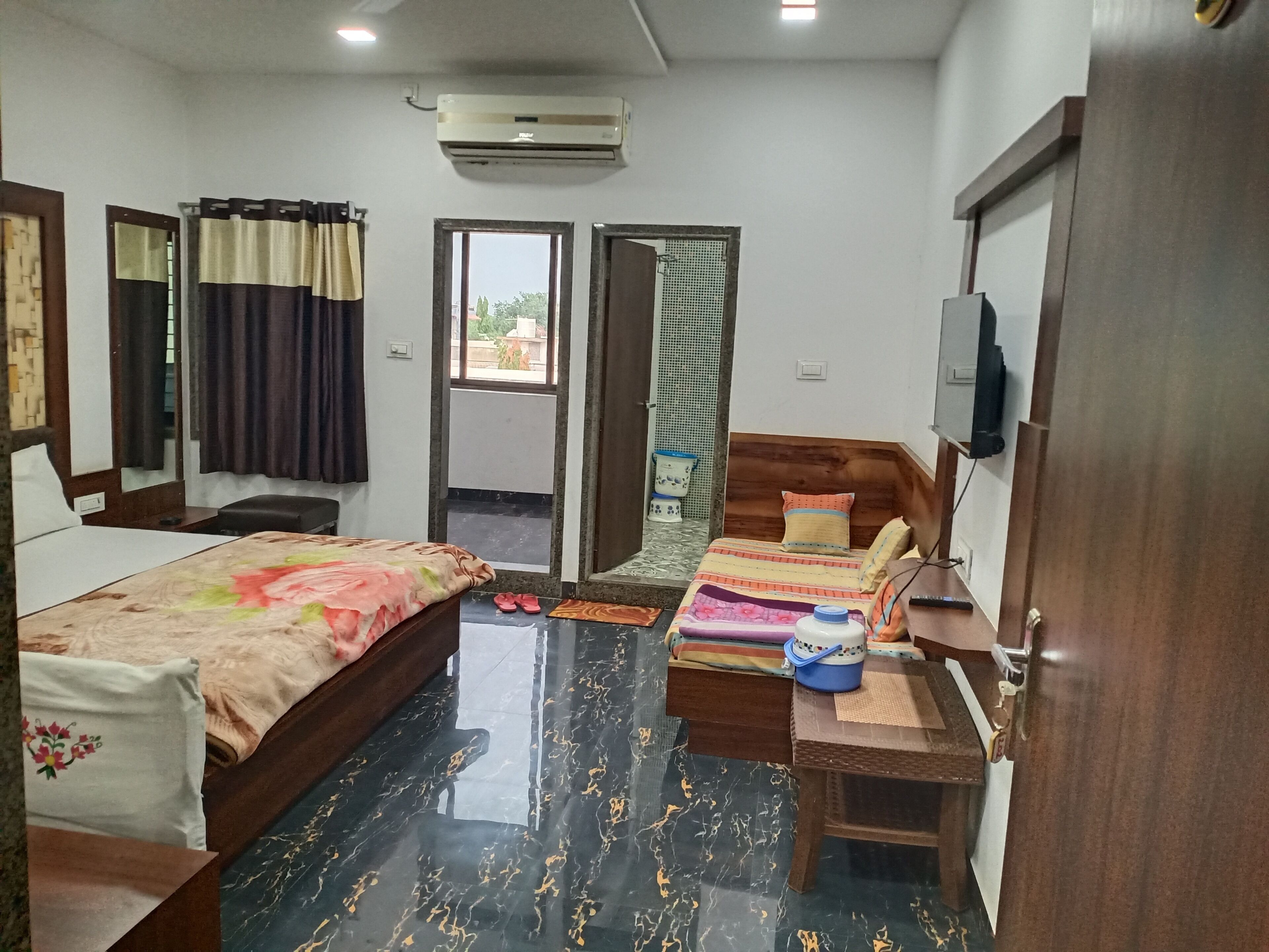 Family AC Room with Ensuite Bathroom | WiFi (free), individually furnished, bed sheets