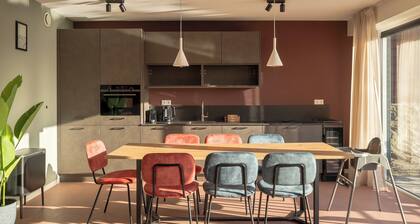 Spacious Family Villa With Play Area