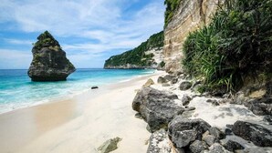 Pantai persendirian, pasir putih 