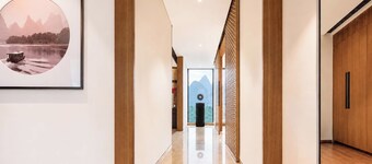The Blossom Dreamscape Boutique Hotel - Yulong River Branch - Free Buffet Breakfast & Laundry Facilities & Tailor Made Tours