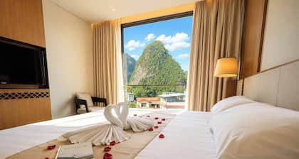 The Blossom Dreamscape Boutique Hotel - Yulong River Branch - Free Buffet Breakfast & Laundry Facilities & Tailor Made Tours