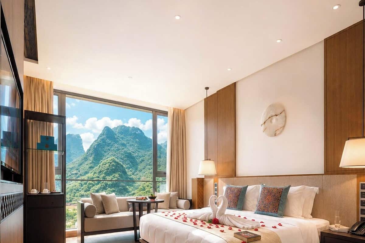 Panoramic Double Room, Hill View | Premium bedding, down comforters, memory foam beds