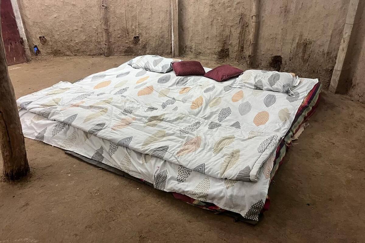 Escritorio, wifi gratis y ropa de cama 