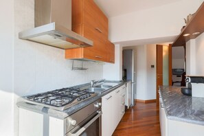 Coffee/tea maker, fridge, microwave, oven - Comosette - Outdoor Dining/Outdoor Relax/Central  (Como)