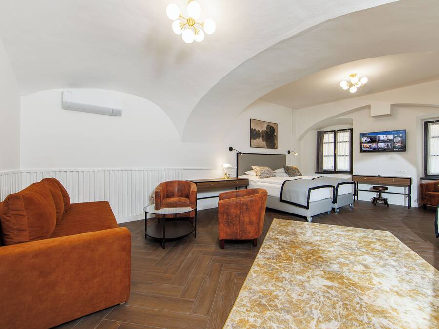 Superior Triple Room, City View | Free WiFi