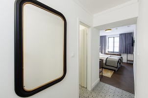 Habitación Deluxe con 1 cama doble o 2 individuales, vistas a la ciudad | Wifi gratis