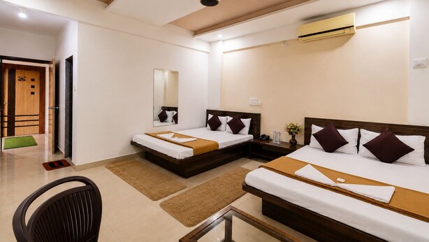 DOMZIRA FAMILY DEN AC - Shanti Sarovar Resort (Jawhar)
