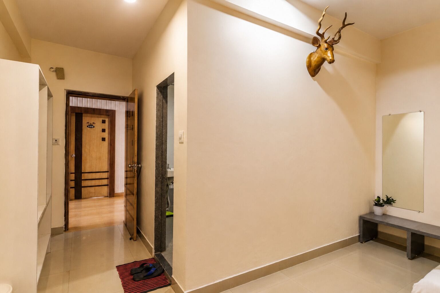 JAI SAGAR LAKE VIEW CHALET | Interior