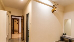 JAI SAGAR LAKE VIEW CHALET | Interior - Shanti Sarovar Resort (Jawhar)