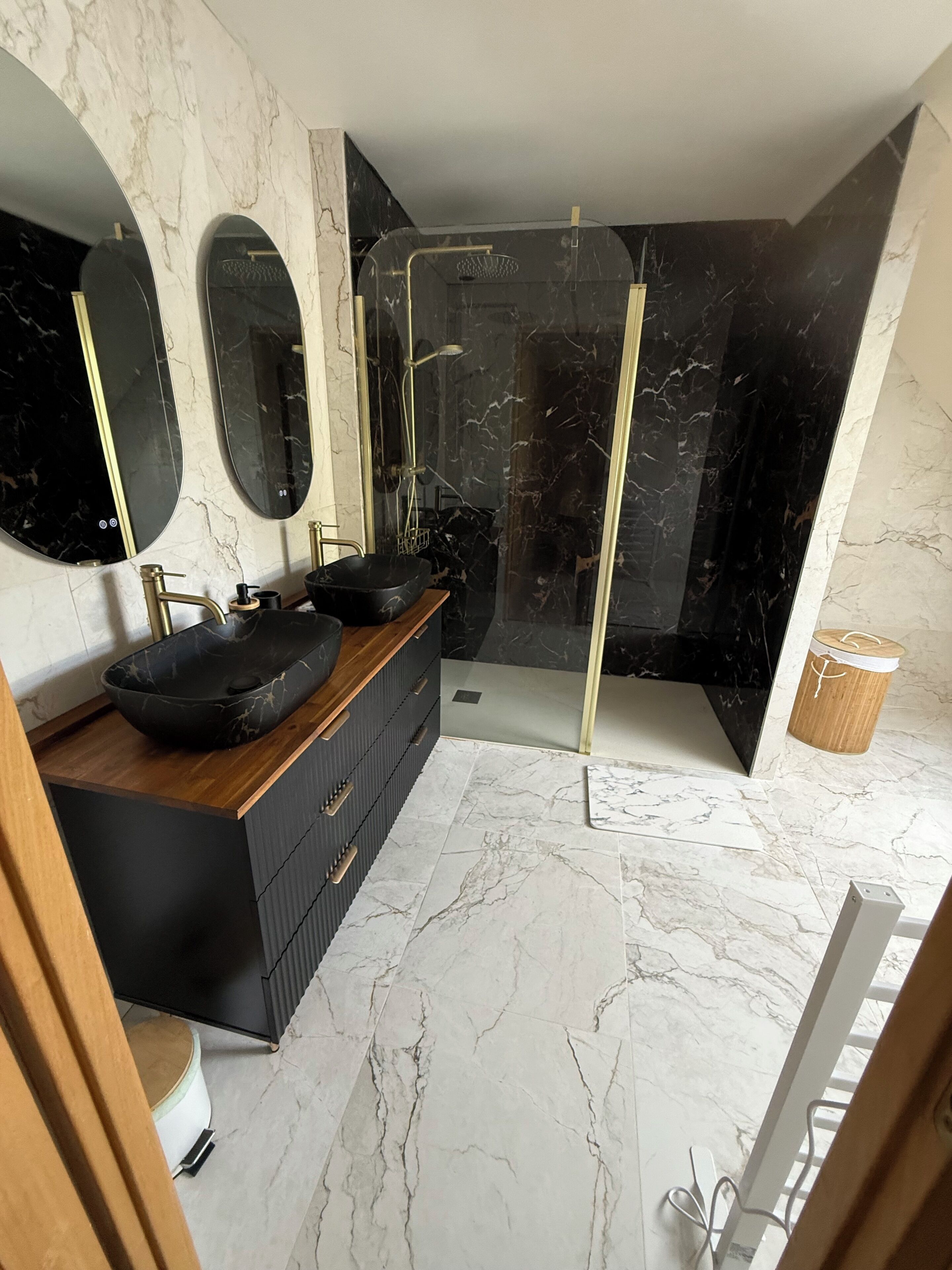 Shower, hair dryer, towels, toilet paper
