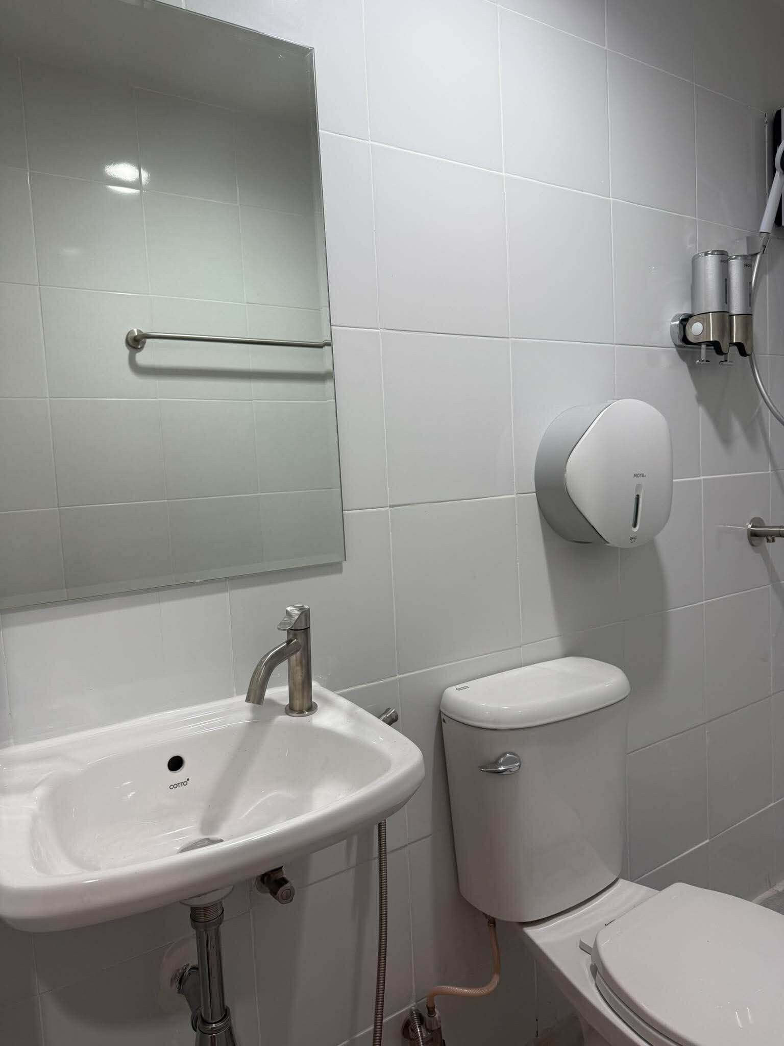 Basic Double Room | Bathroom