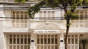 Exterior detail - Via Si Phraya (Bangkok)