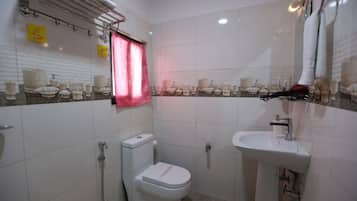 Deluxe Room | Bathroom | Slippers