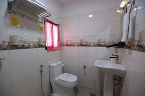 Deluxe Room | Bathroom | Slippers