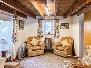 Living area | The Cottage @ Tredinney Farm - Tredinney Farm, St Buryan - The Cottage @ Tredinney Farm - UK52162 (St Buryan)