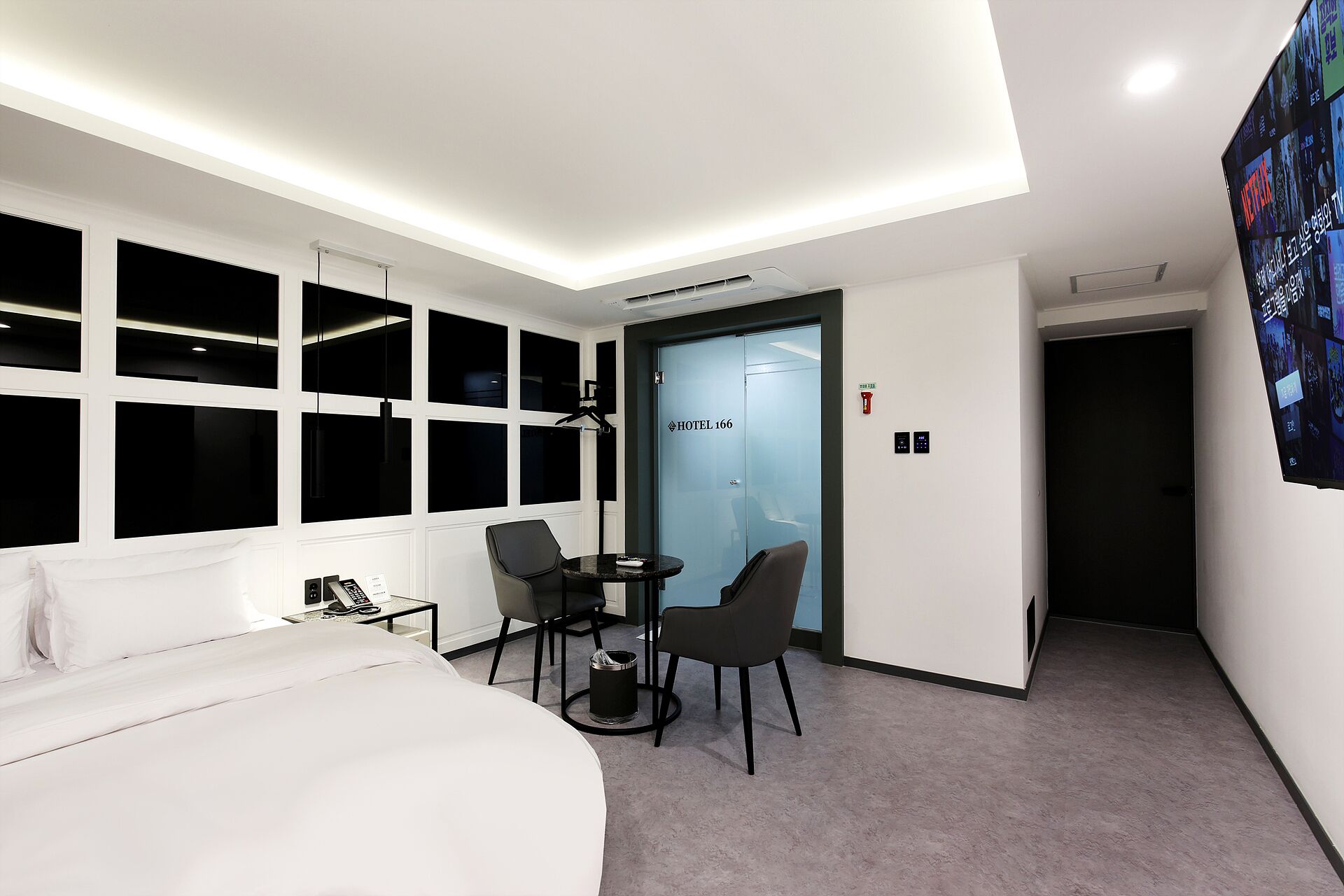 Double Room | Down comforters, desk, laptop workspace, soundproofing