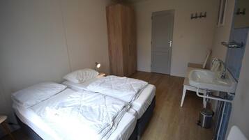 3 bedrooms, individually furnished